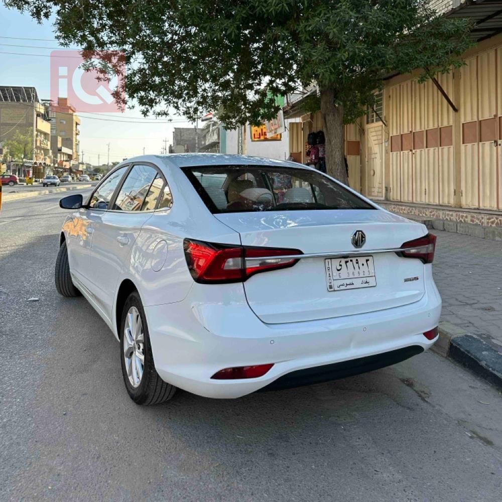 ئێم جی 5